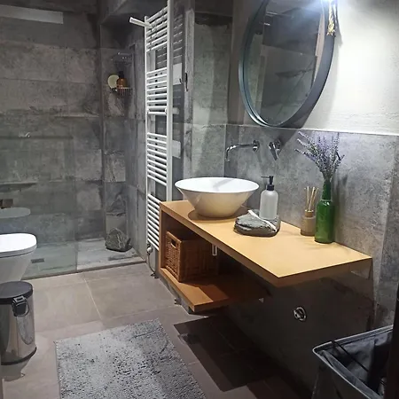 דירה Yannis' Dráma